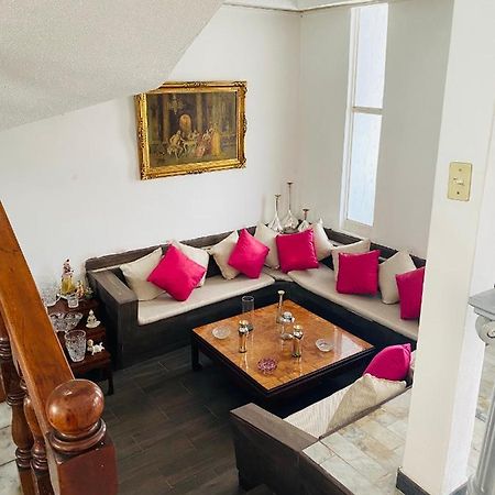 Hostal Guadalajara Cosmopolitan Providencia מראה חיצוני תמונה
