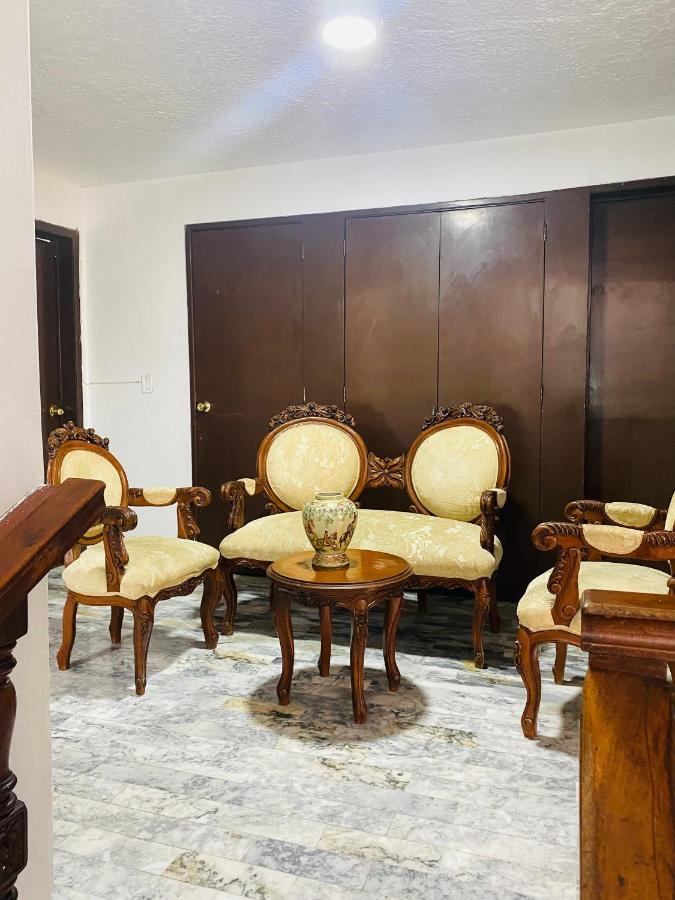 Hostal Guadalajara Cosmopolitan Providencia מראה חיצוני תמונה