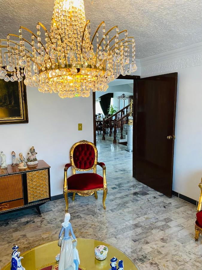 Hostal Guadalajara Cosmopolitan Providencia מראה חיצוני תמונה