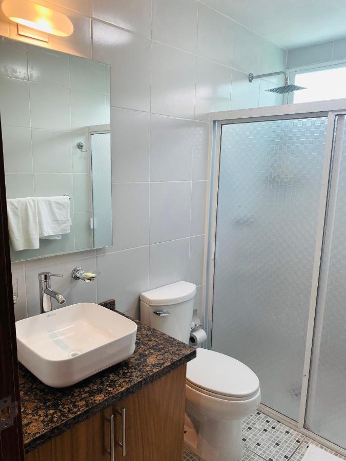 Hostal Guadalajara Cosmopolitan Providencia מראה חיצוני תמונה