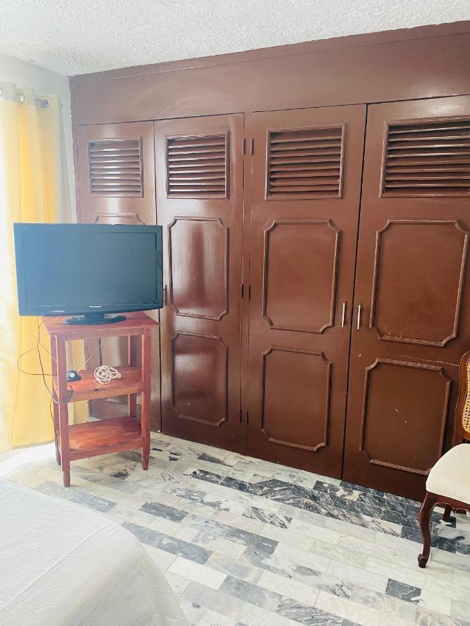 Hostal Guadalajara Cosmopolitan Providencia מראה חיצוני תמונה