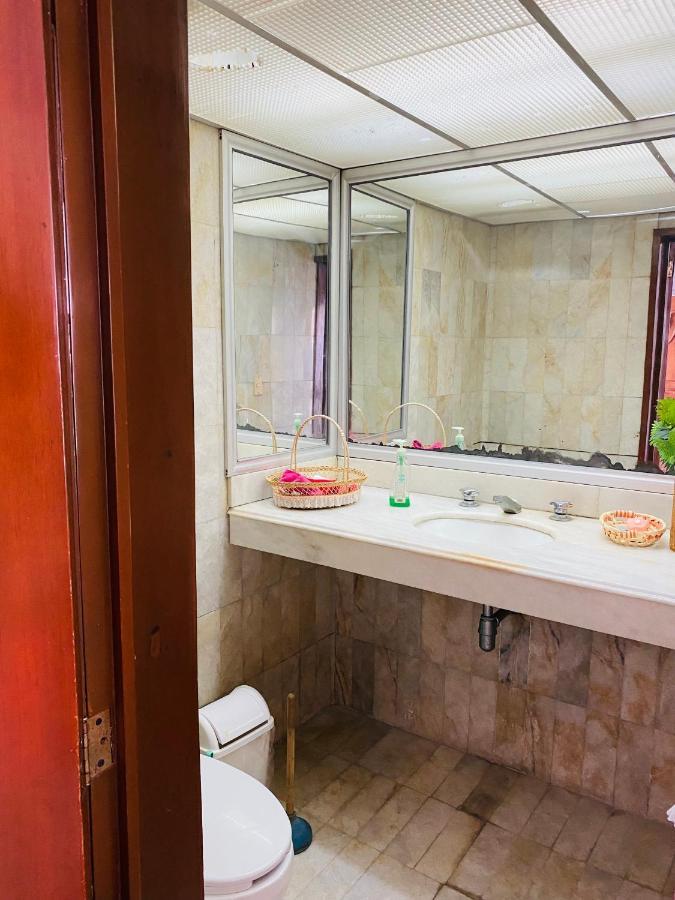 Hostal Guadalajara Cosmopolitan Providencia מראה חיצוני תמונה