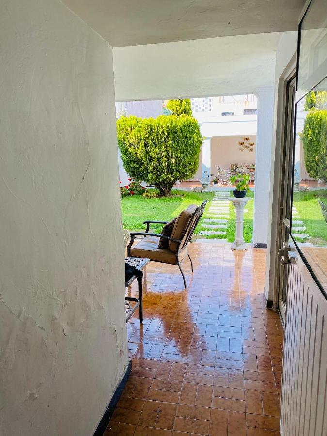 Hostal Guadalajara Cosmopolitan Providencia מראה חיצוני תמונה