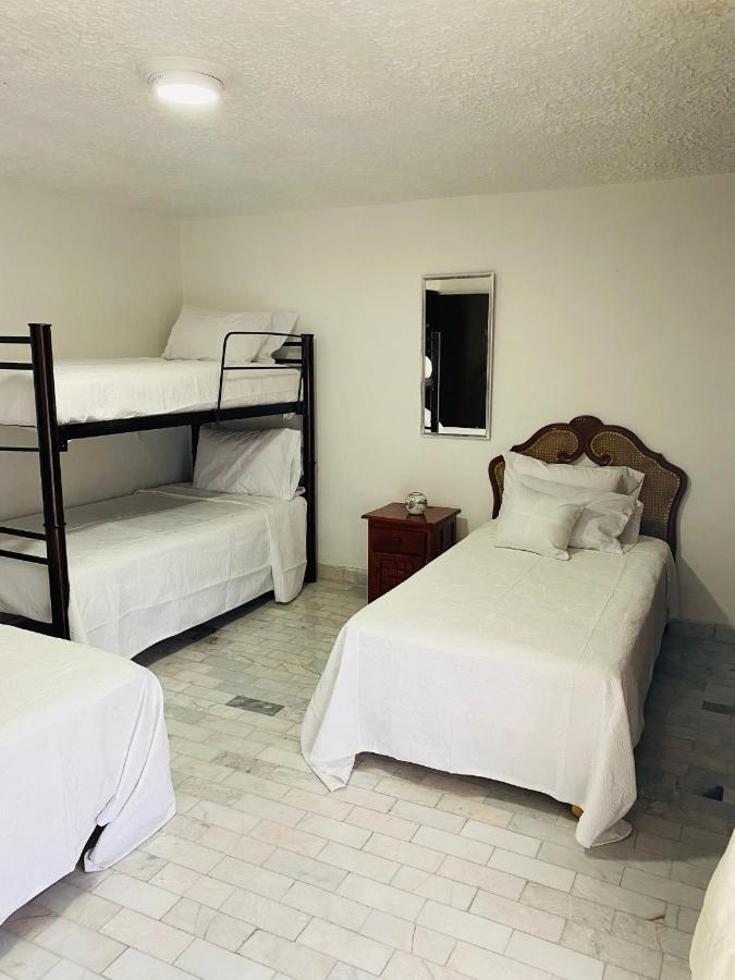 Hostal Guadalajara Cosmopolitan Providencia מראה חיצוני תמונה