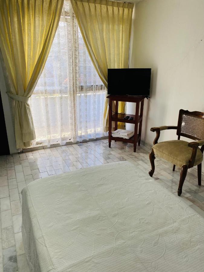 Hostal Guadalajara Cosmopolitan Providencia מראה חיצוני תמונה