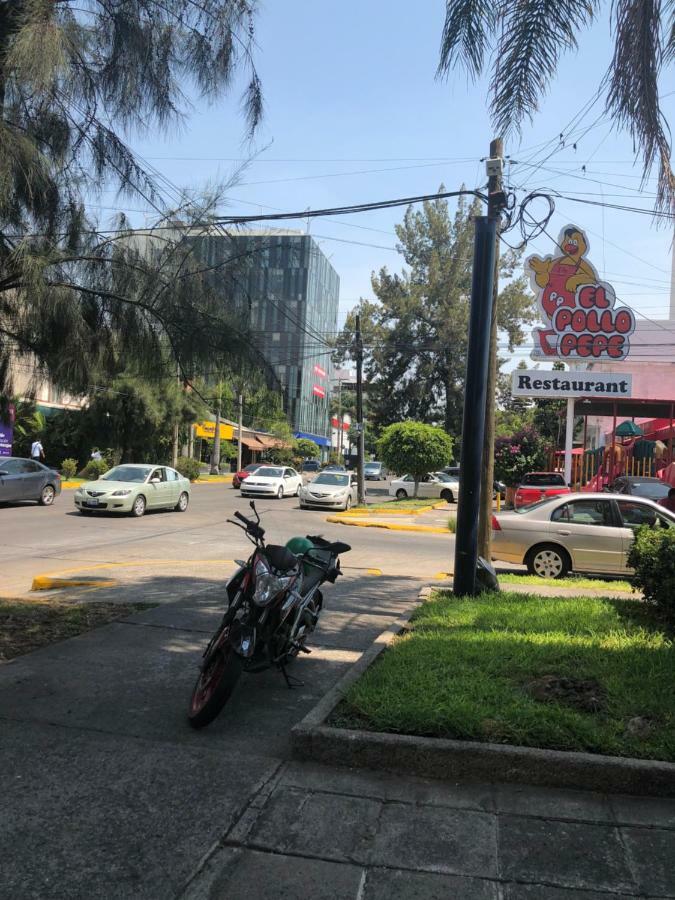 Hostal Guadalajara Cosmopolitan Providencia מראה חיצוני תמונה