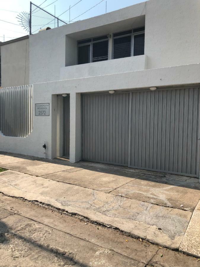 Hostal Guadalajara Cosmopolitan Providencia מראה חיצוני תמונה
