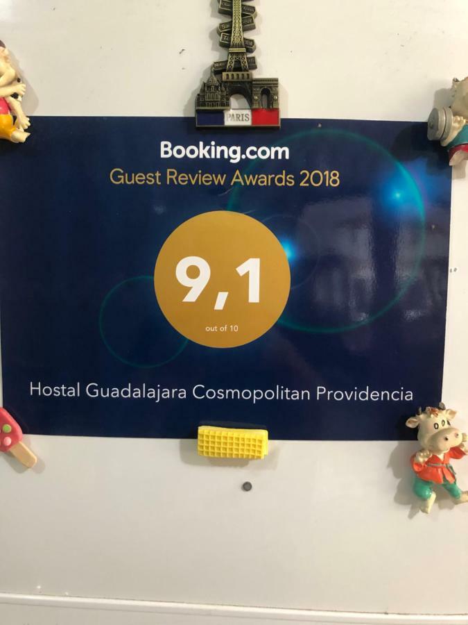 Hostal Guadalajara Cosmopolitan Providencia מראה חיצוני תמונה